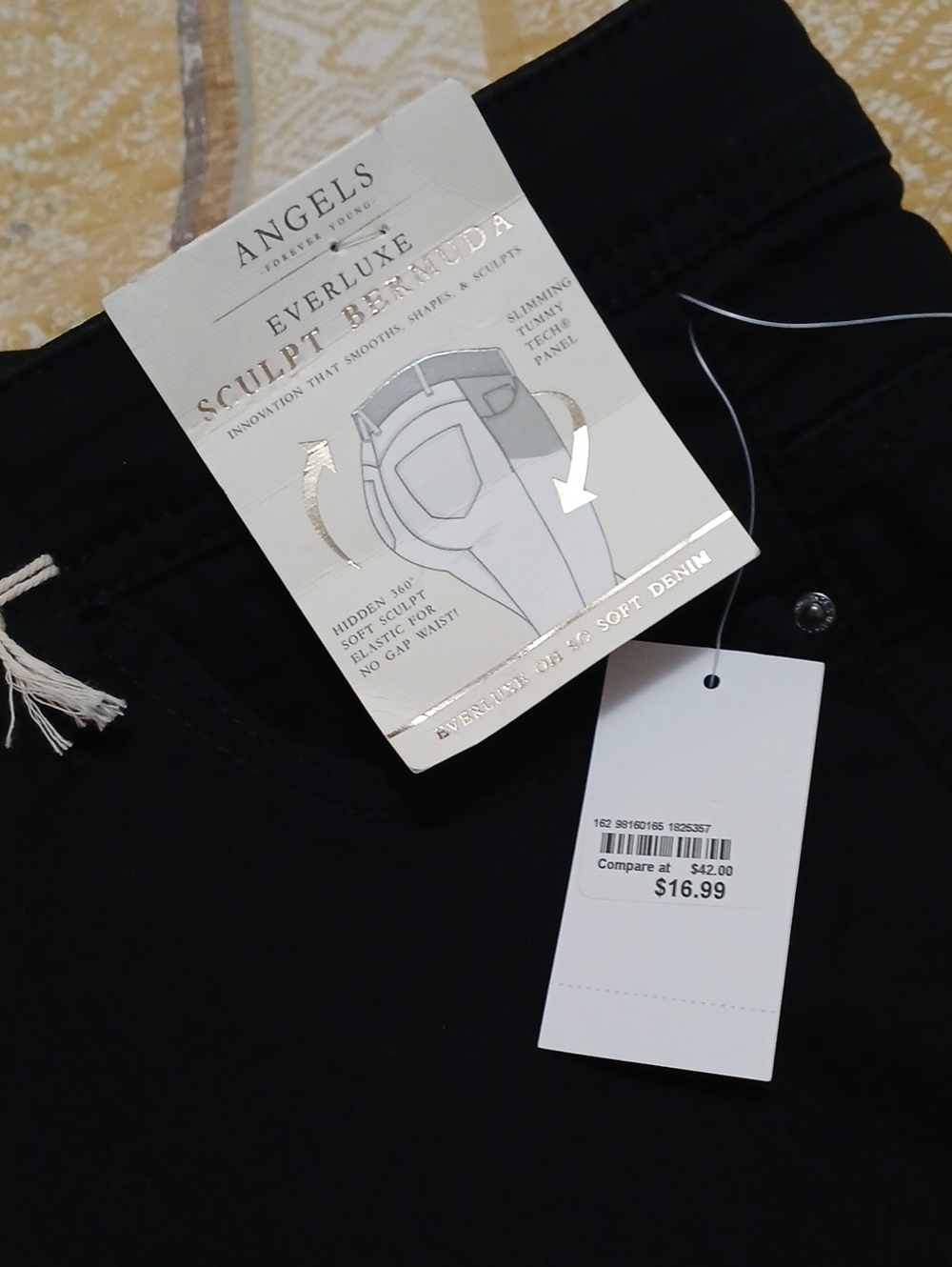Shorts - Picture 4 of 4